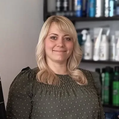 Evelyn Selbig, Friseurmeisterin und Inhaberin von Atelier Haarkunst